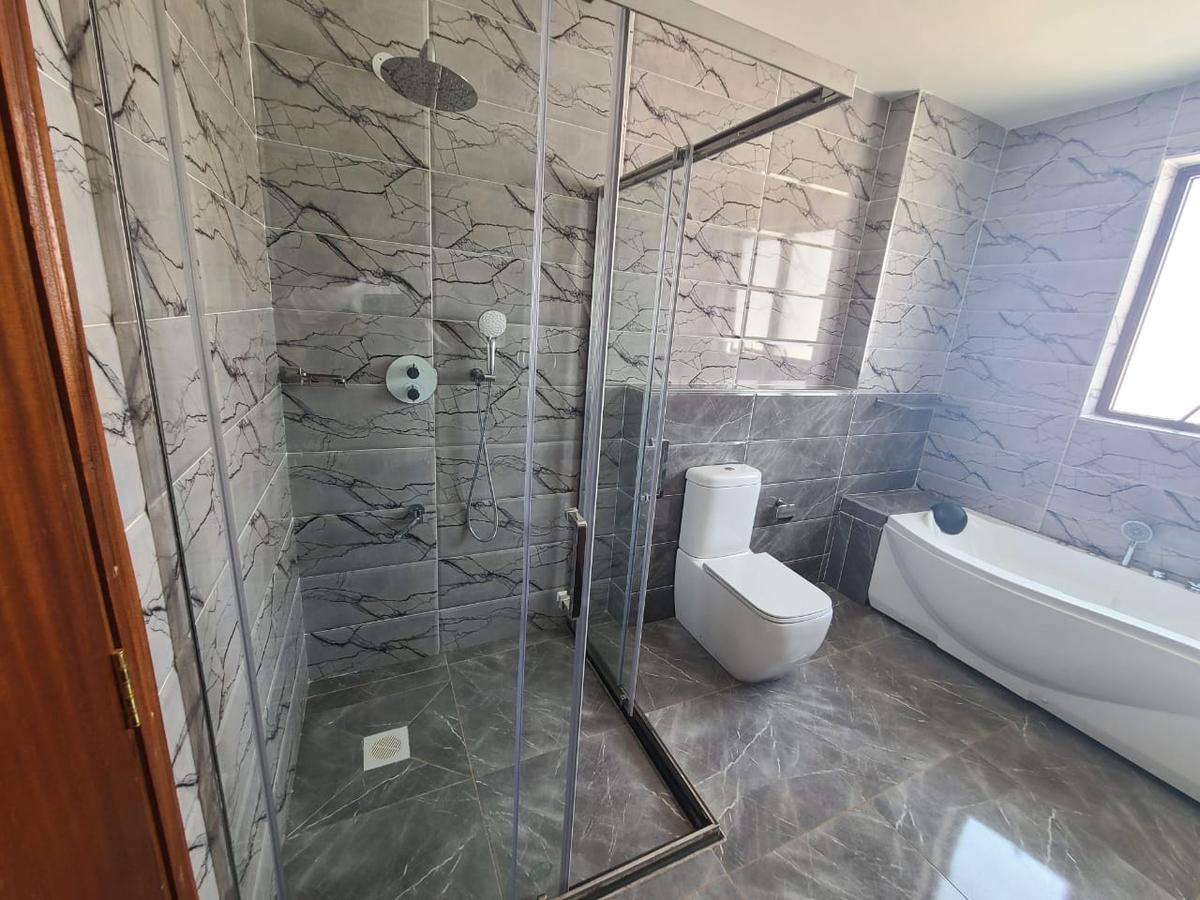 4 Bed Villa with En Suite in Runda - 4