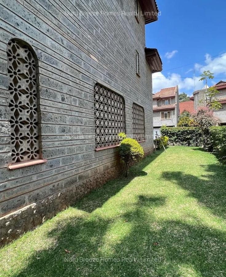 4 Bed Townhouse with En Suite in Lavington - 12