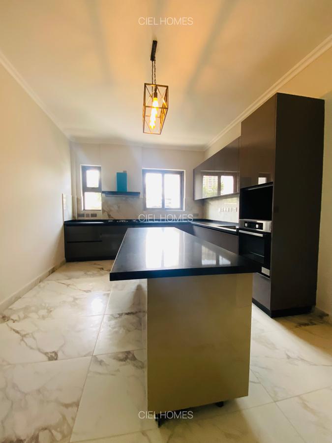 5 Bed Apartment with Swimming Pool in Kilimani - 11