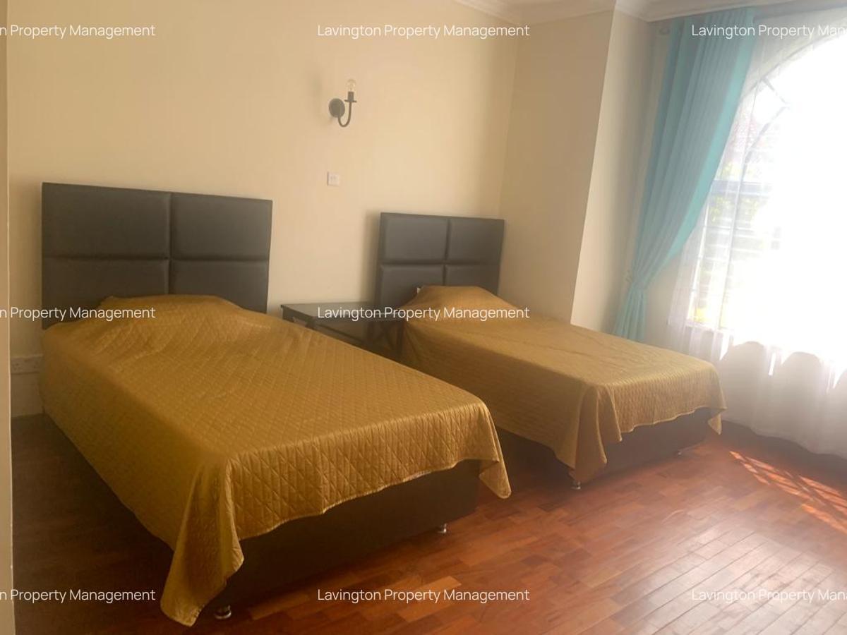 5 Bed Townhouse with En Suite at Lavington Green - 8