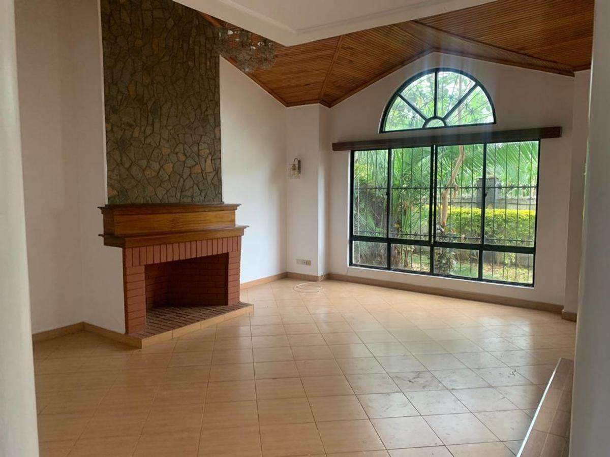 4 Bed Townhouse with En Suite in Lavington - 20