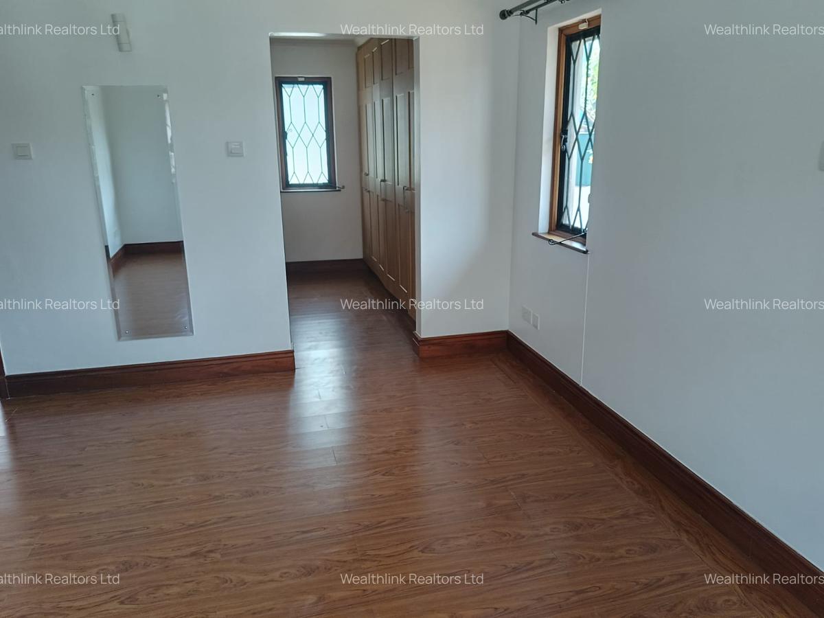 5 Bed Townhouse with En Suite at Gigiri - 16
