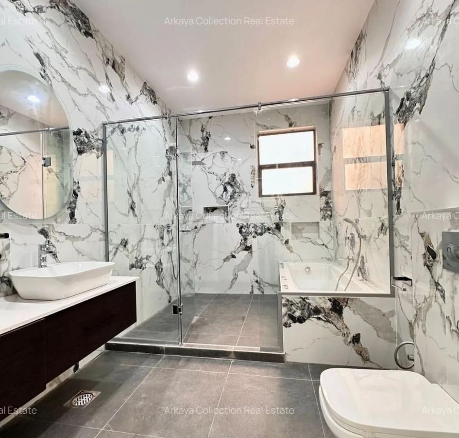 4 Bed Townhouse with En Suite in Lavington - 9