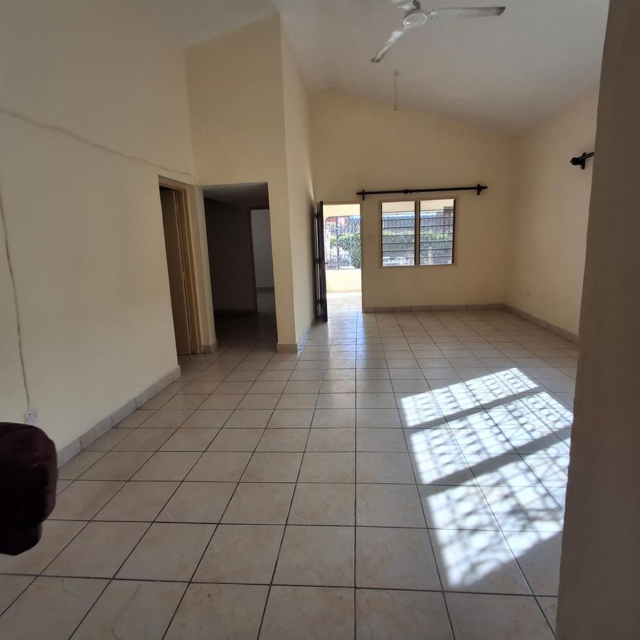 3 Bed House with En Suite at Bamburi Mombasa - 7