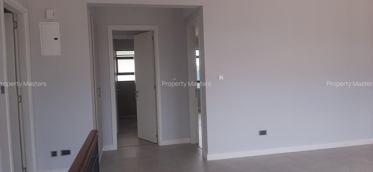 3 Bed Villa with En Suite at Five Star Estate - 9