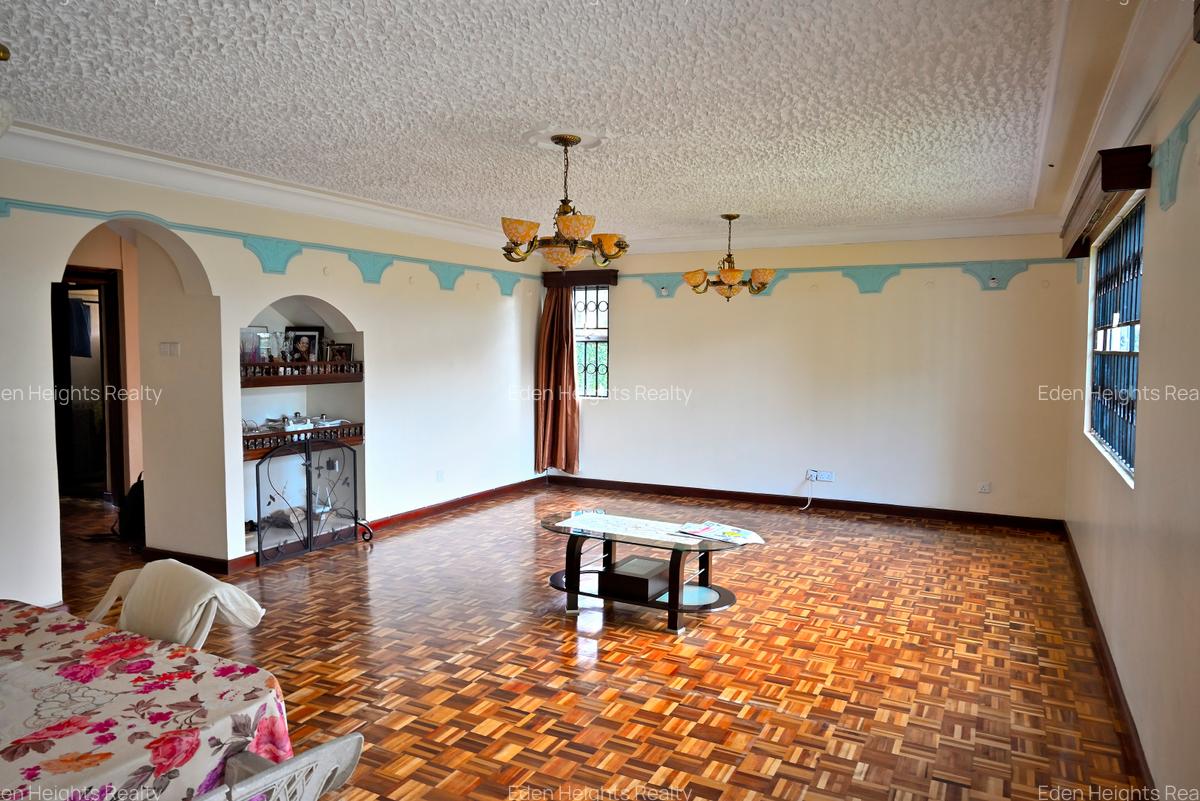 5 Bed Townhouse with En Suite in Lavington - 4