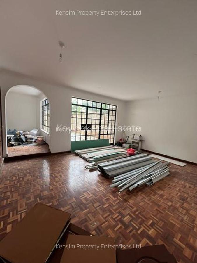 4 Bed Townhouse with En Suite in Lavington - 9