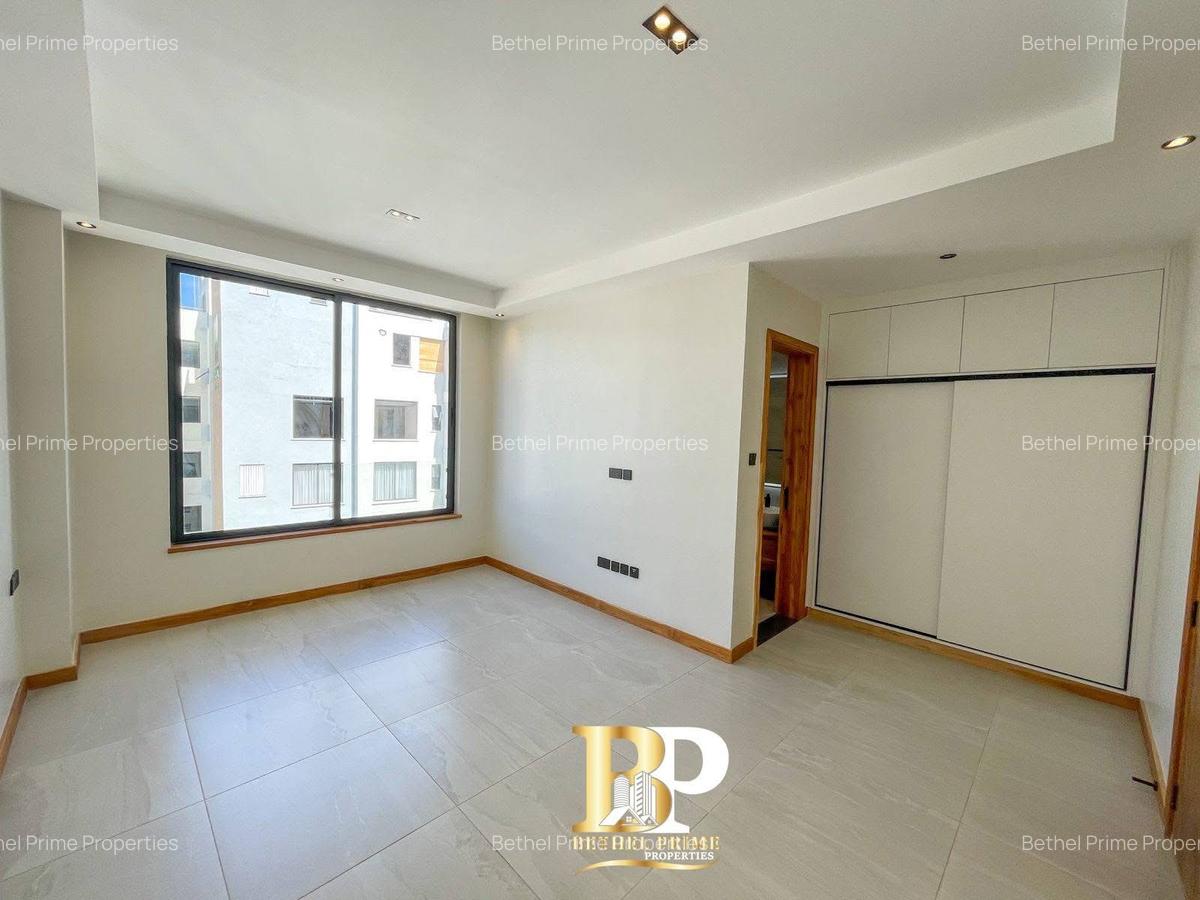 4 Bed Apartment with En Suite in Spring Valley - 13