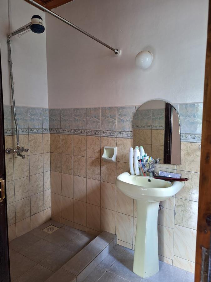 5 Bed House with En Suite in Runda - 19