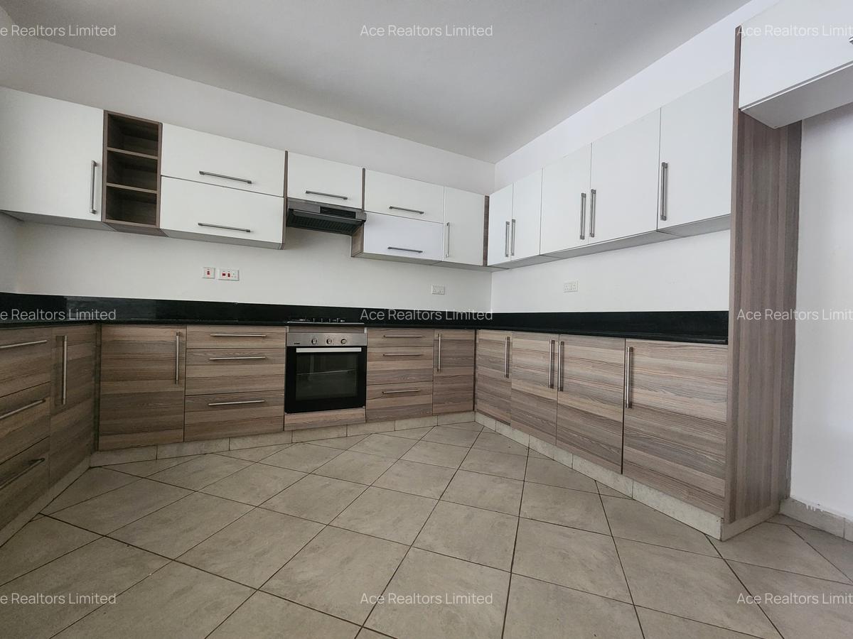 2 Bed Apartment with En Suite at Brookside Drive - 6