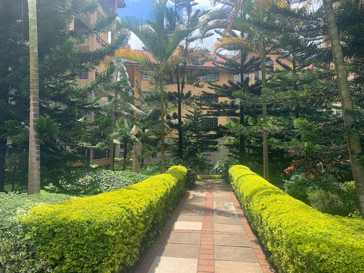 3 bed apartment with en suite at riara rd