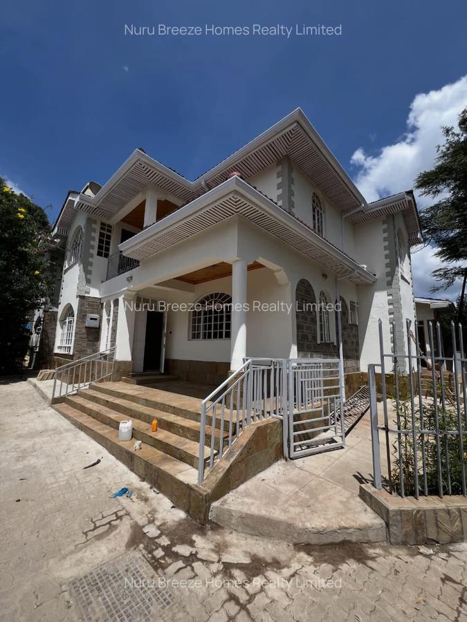 4 Bed Townhouse with En Suite in Lavington - 17