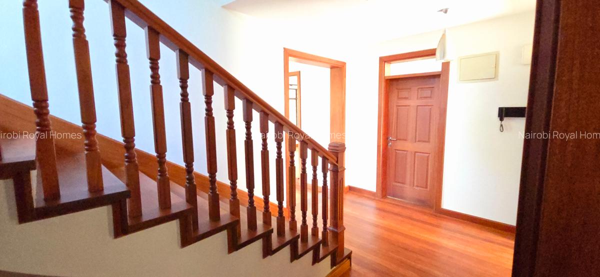 5 Bed Townhouse with En Suite at Lavington Green - 16