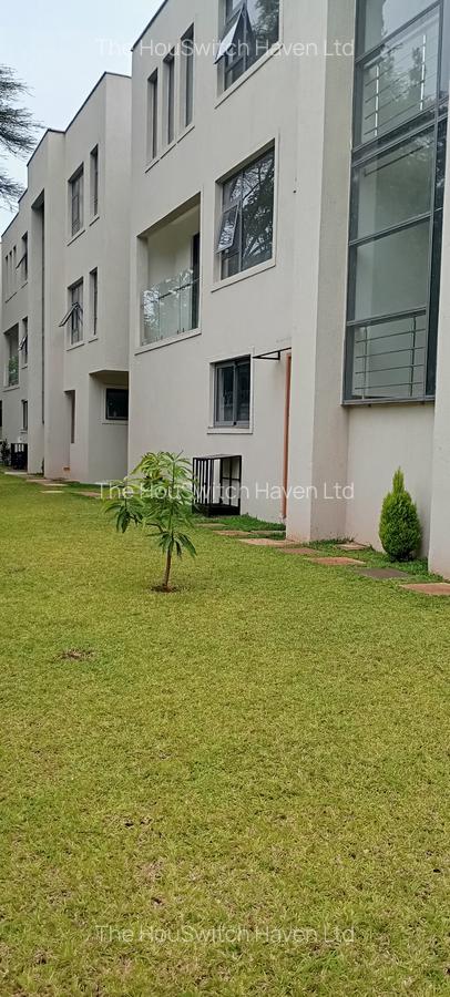 6 Bed Townhouse with En Suite at Off Convent Drive - 2