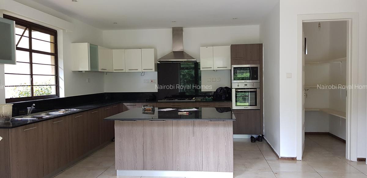 4 Bed Townhouse with En Suite at Rosslyn Lone Tree Road 55 - 4