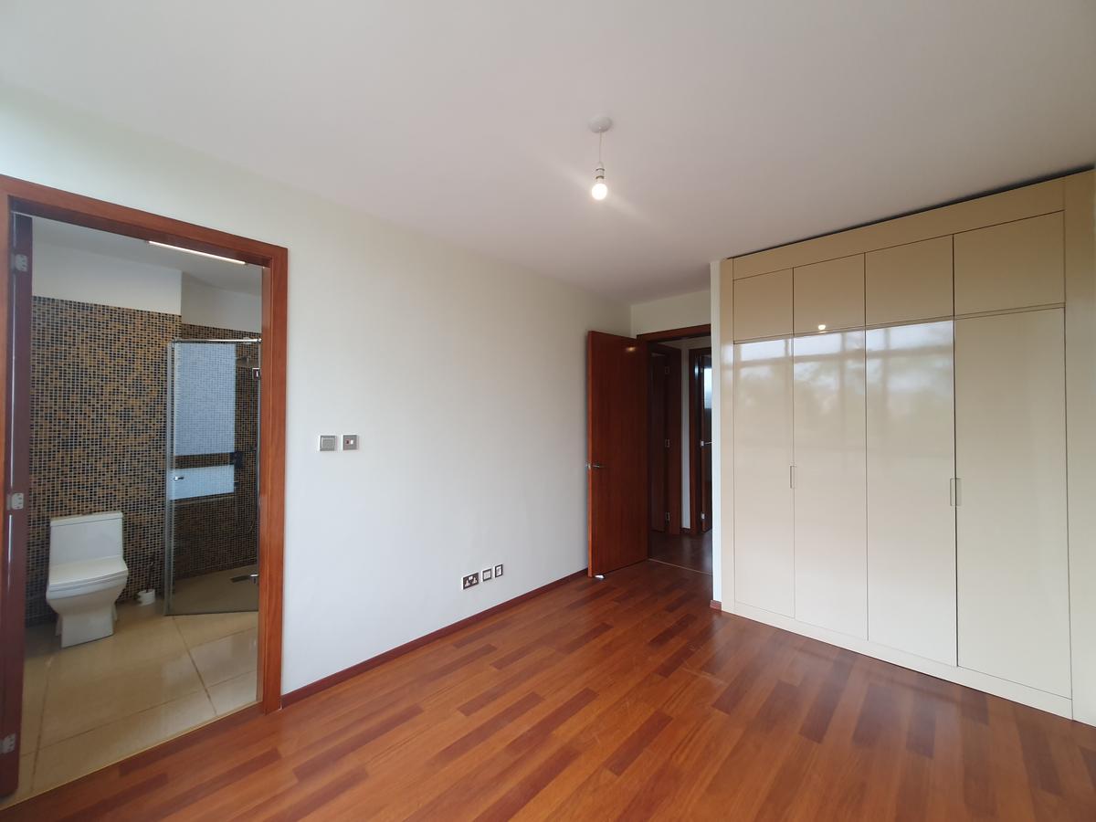 3 Bed Apartment with En Suite at 6Th Parklands Avenue - 9