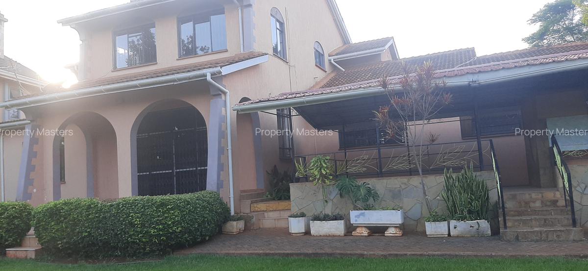 5 Bed House with En Suite at Duom Palm Street - 15