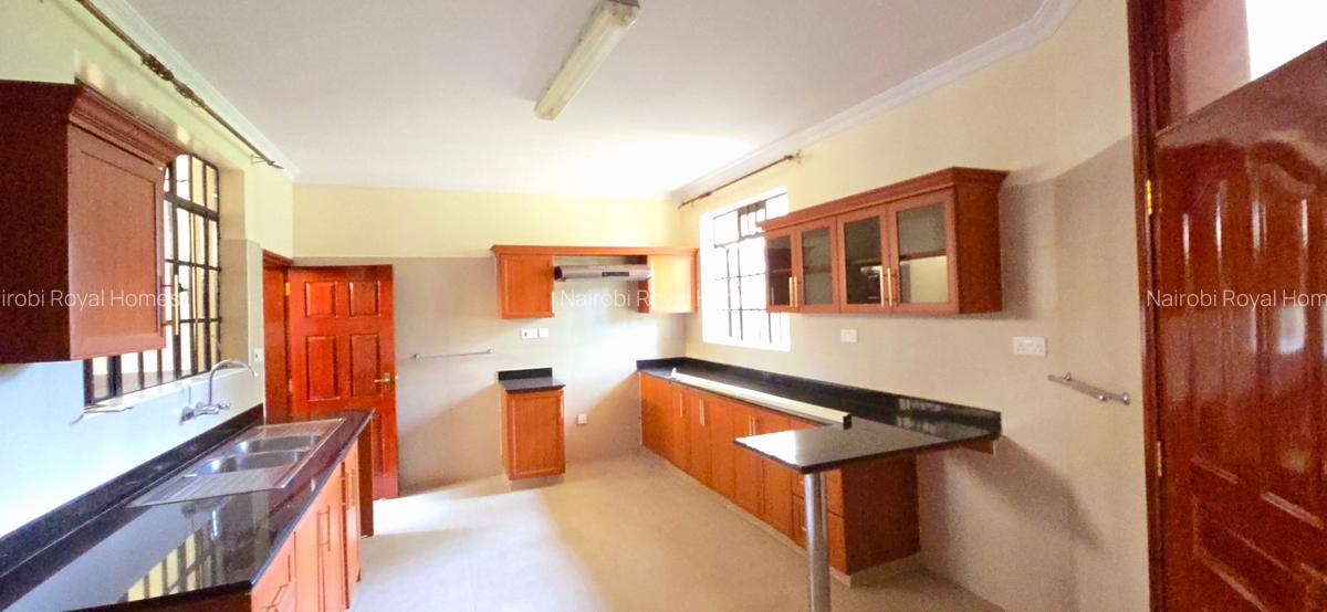 4 Bed Townhouse with En Suite at Lavington Green - 20