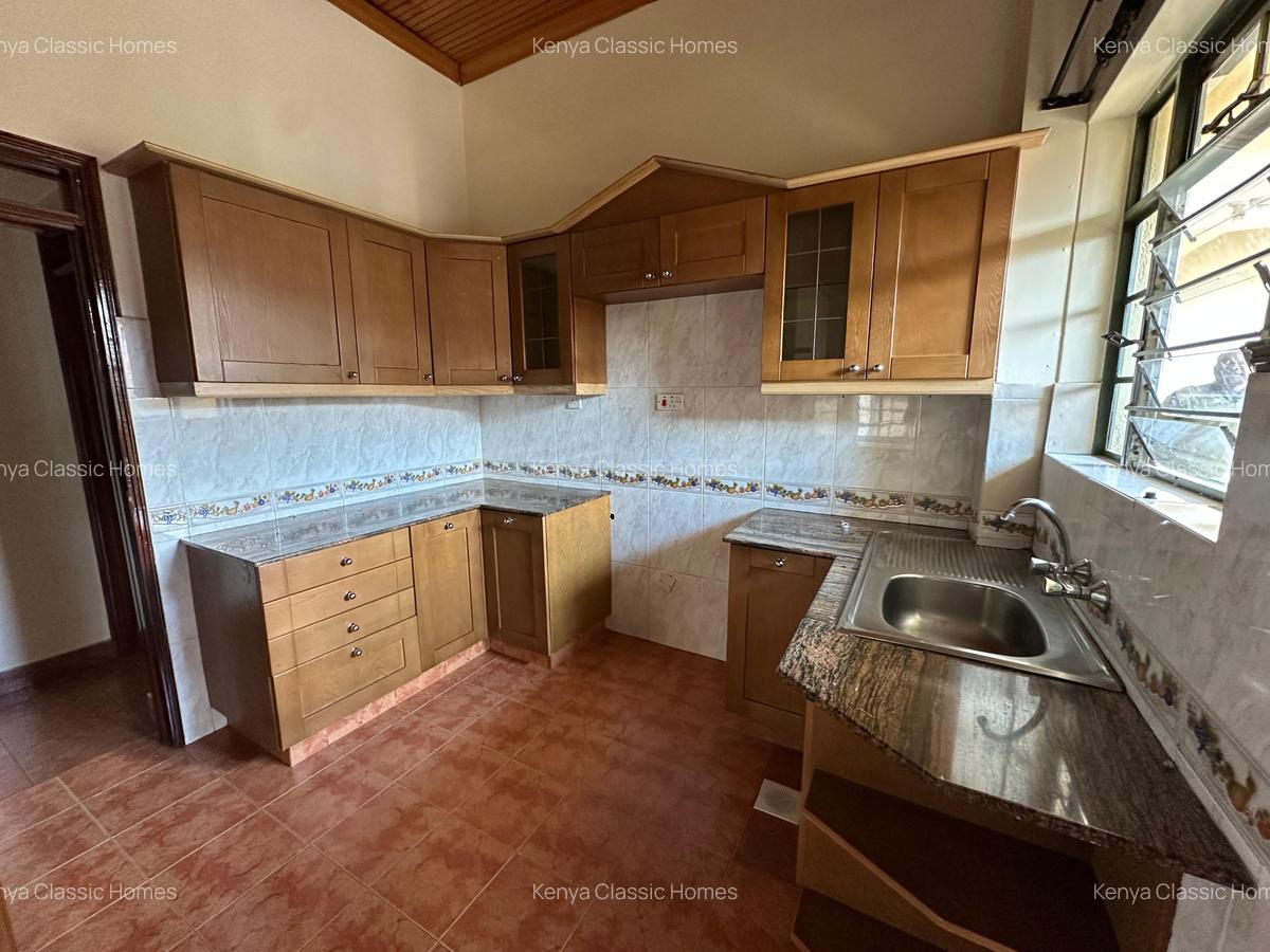 2 Bed Apartment with En Suite at Lavington - 4