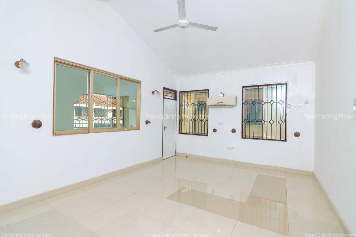 4 Bed Townhouse with En Suite in Shanzu - 17