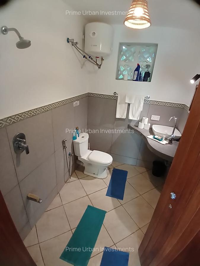 8 Bed House with En Suite in Diani - 5