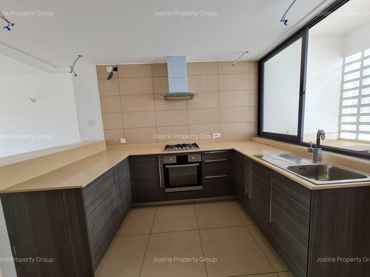 3 Bed Apartment with En Suite in Nyali Area - 11