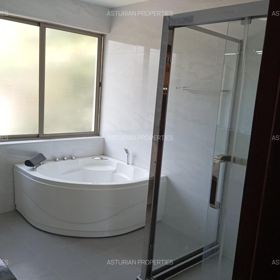5 Bed Townhouse with En Suite in Lavington - 4