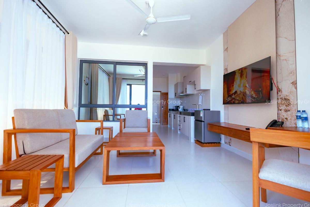 1 Bed Townhouse with En Suite at Greenwood Drive - 3