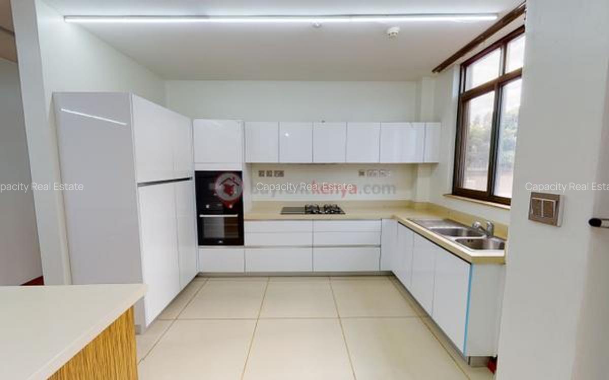 3 Bed Apartment with En Suite in Parklands - 2