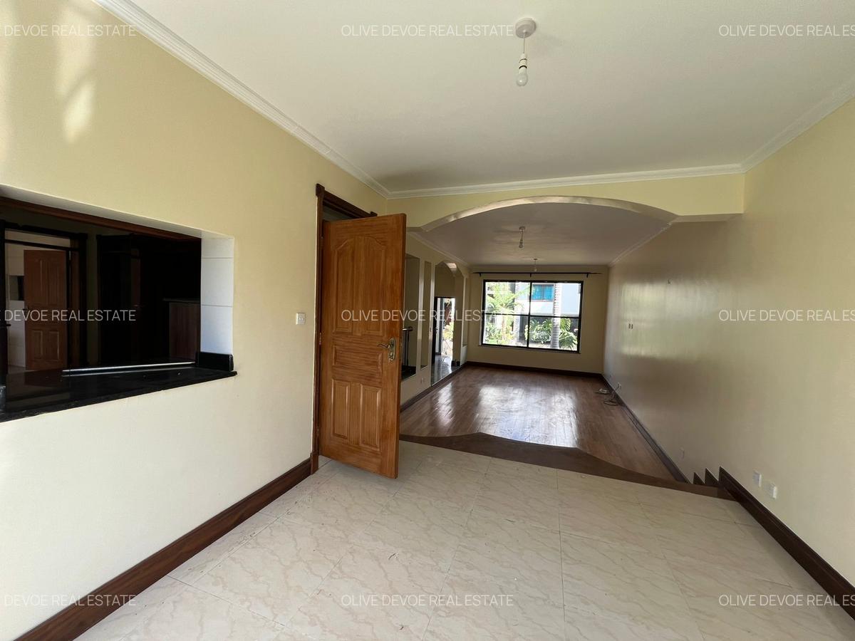 5 Bed Townhouse with En Suite in Westlands Area - 7