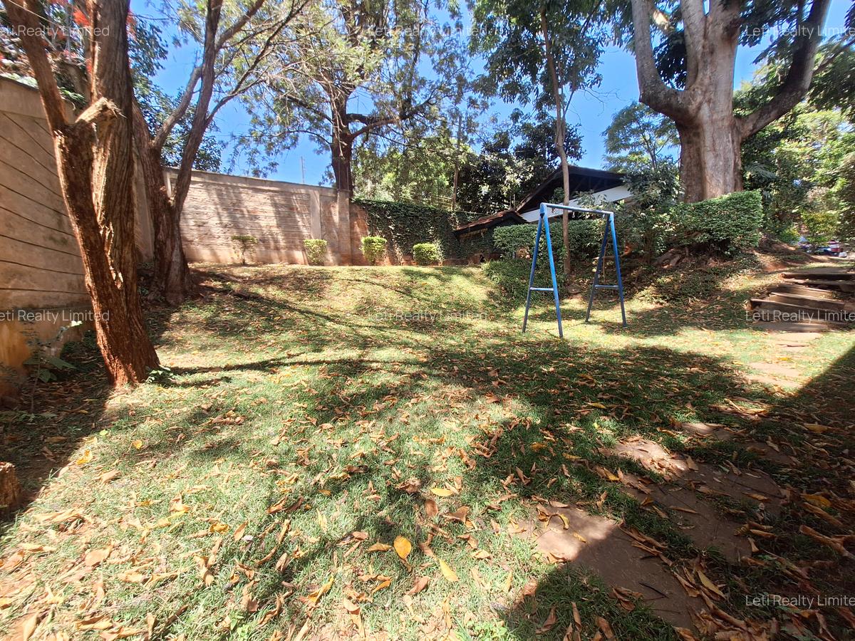 4 Bed House with En Suite in Lavington - 3