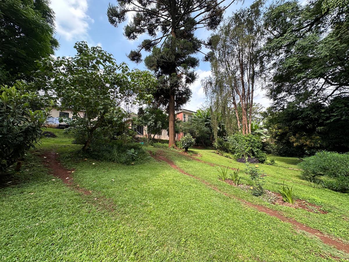 Commercial Property with Service Charge Included in Lavington - 6