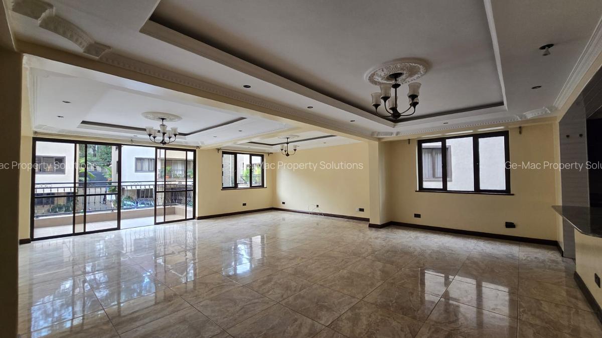 5 Bed House with En Suite in Lavington - 6