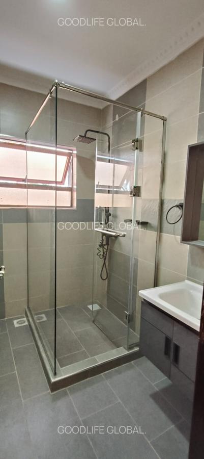 5 Bed House with En Suite at New Kitisuru - 17