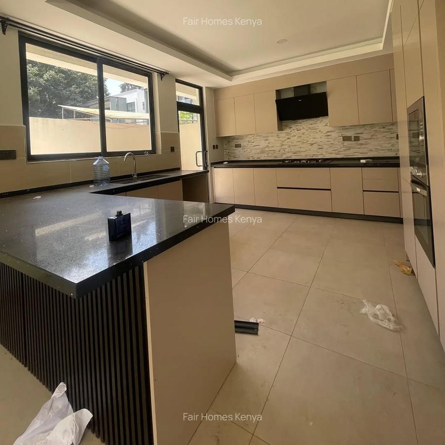 5 Bed Townhouse with En Suite at Lavington Green - 5