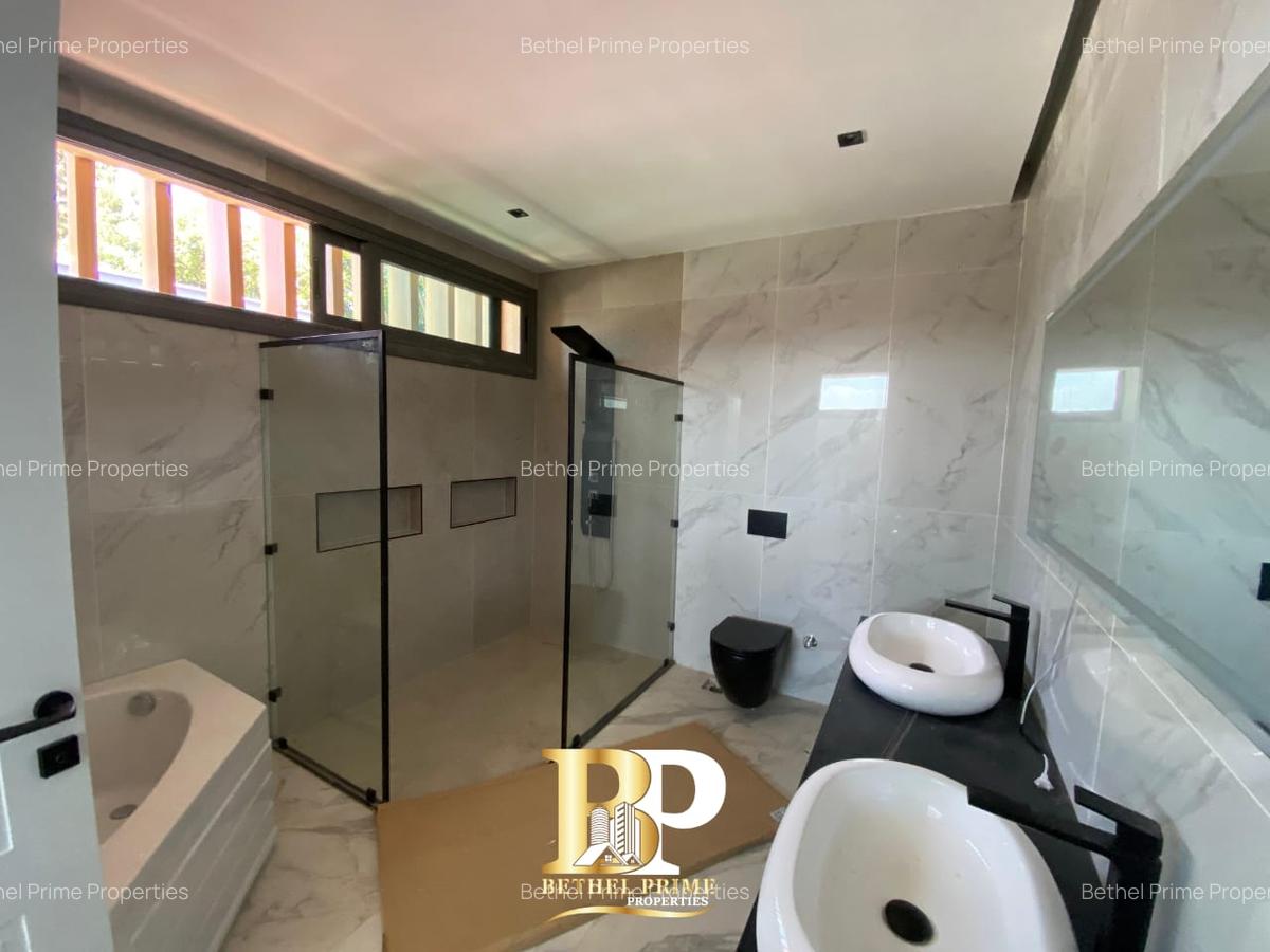 5 Bed Townhouse with En Suite in Lavington - 14