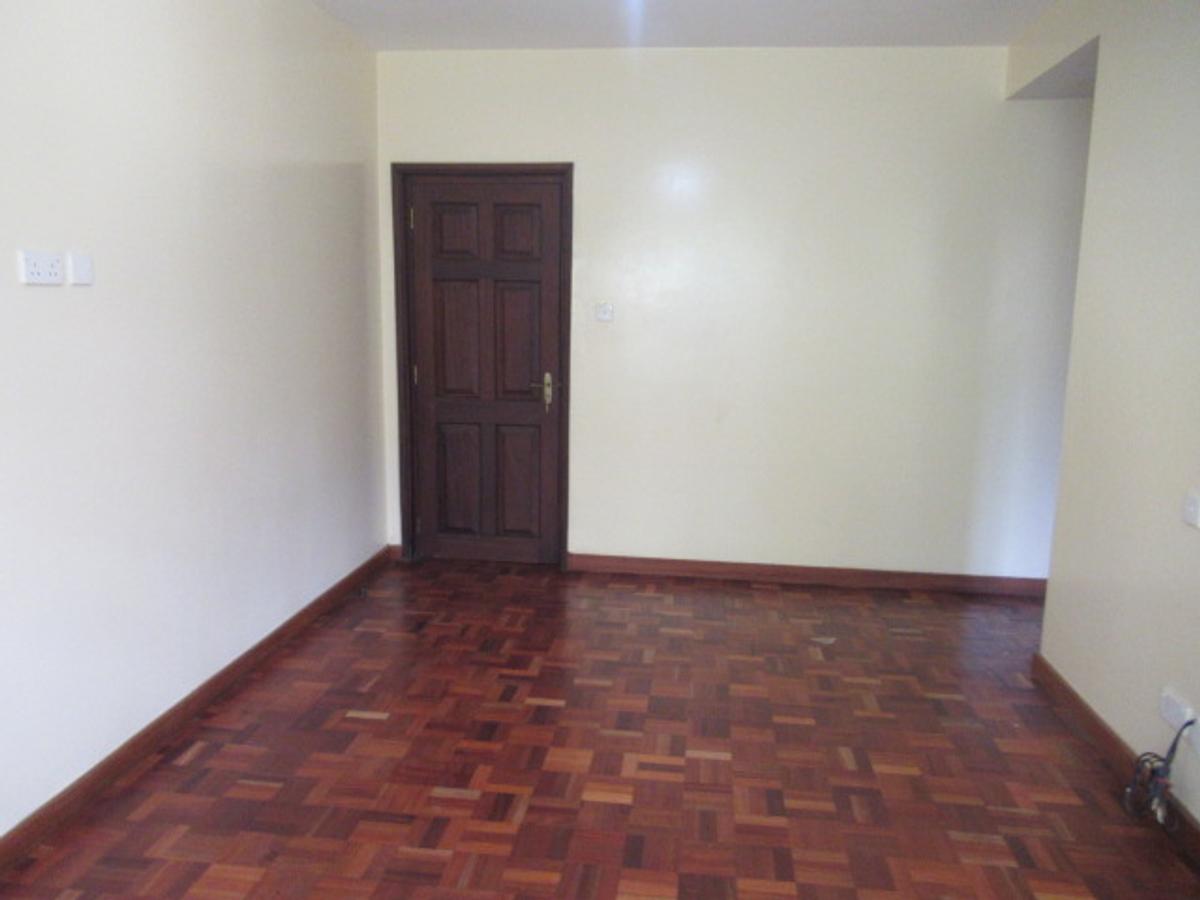 5 Bed Townhouse with En Suite at Lavington - 11