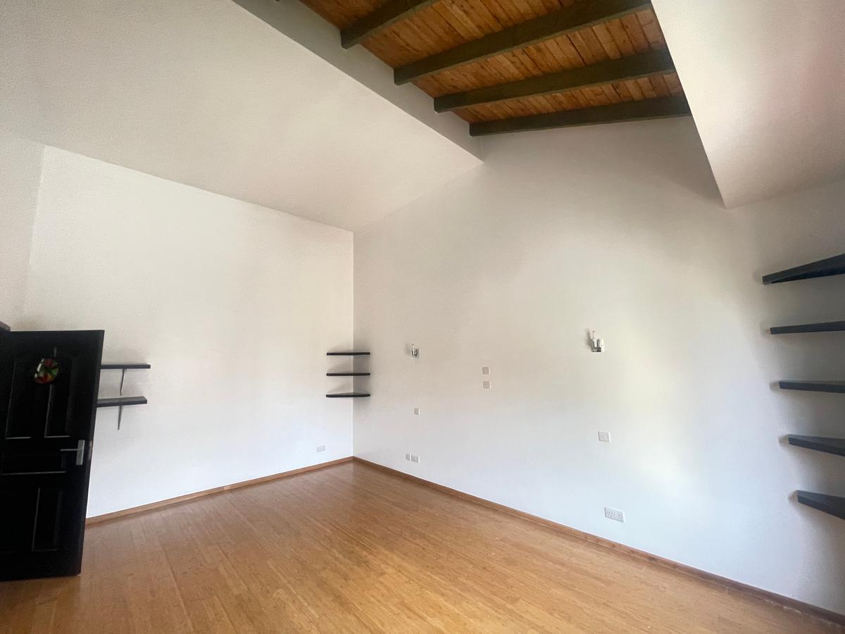 5 Bed Townhouse with En Suite in Lavington - 8