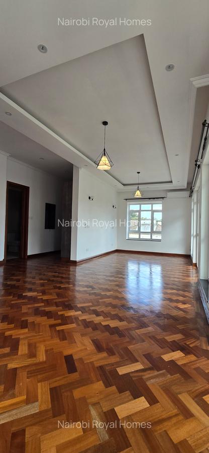 5 Bed Townhouse with En Suite at Lavington Green - 17