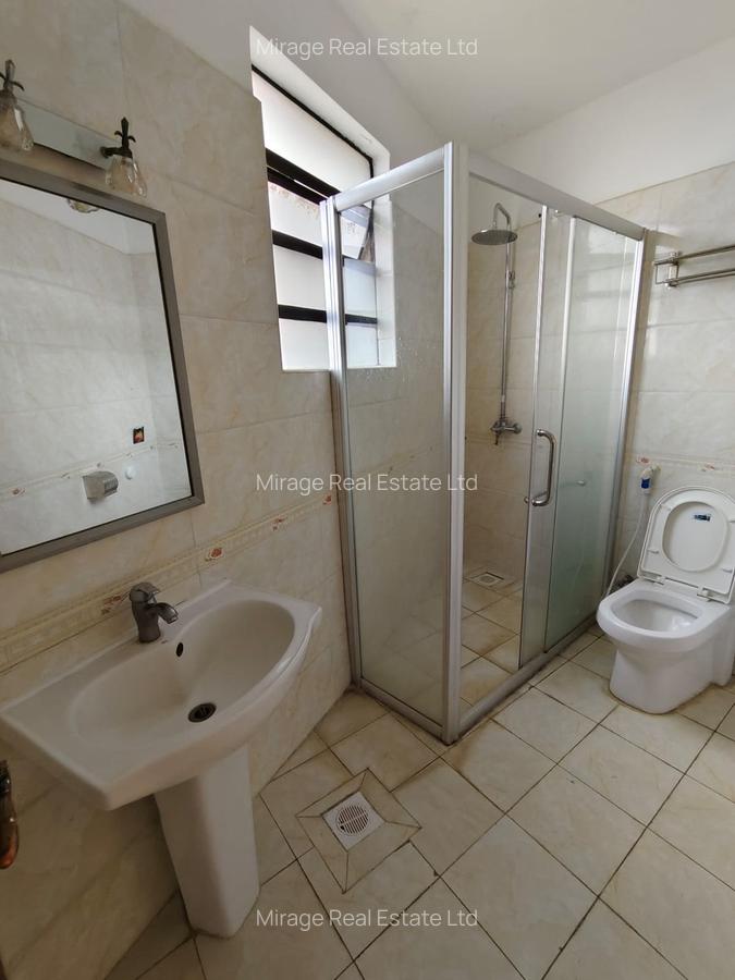 3 Bed Apartment with Gym in Kilimani - 11