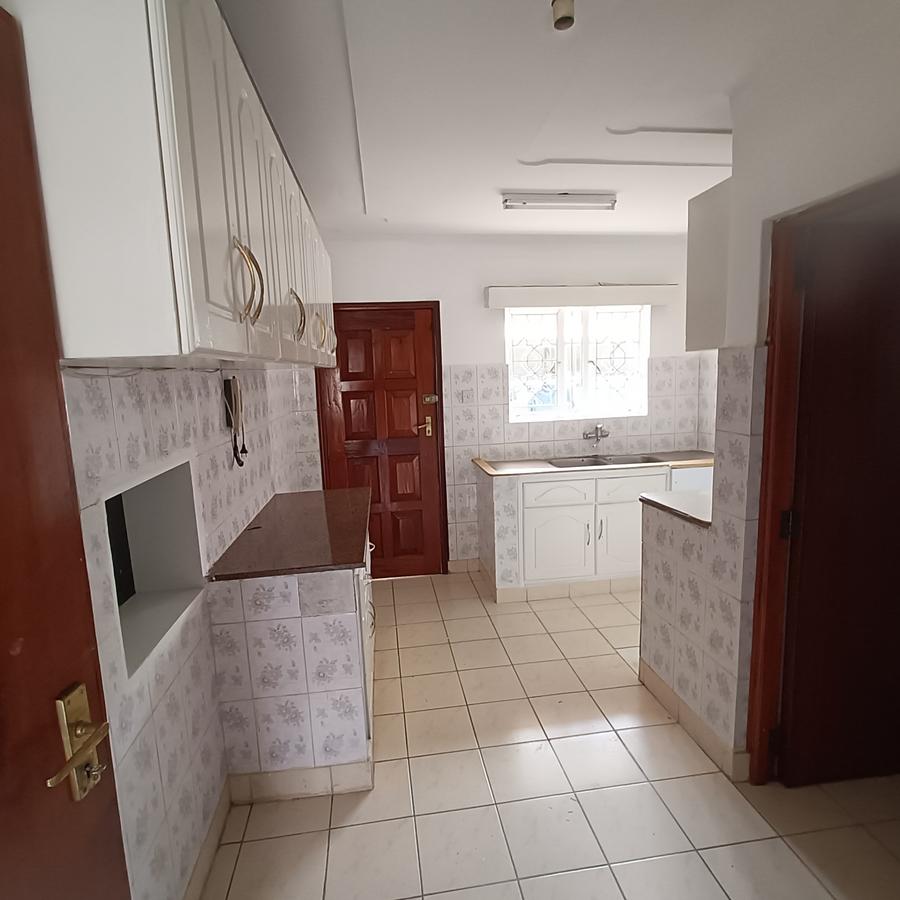 3 Bed Apartment with En Suite in Rhapta Road - 2