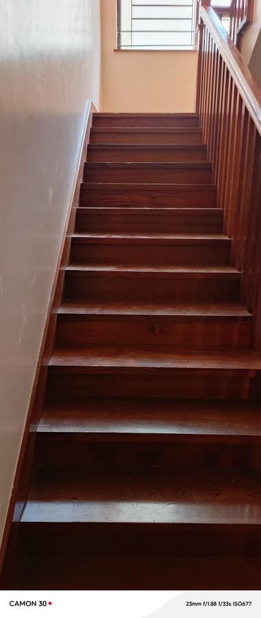 5 Bed Townhouse with En Suite in Lavington - 6