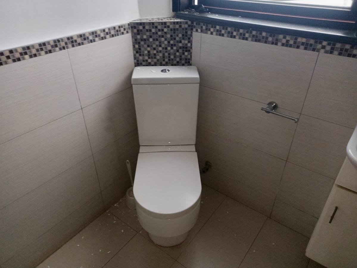 5 Bed Townhouse with En Suite at Lavington Estate Nairobi - 9