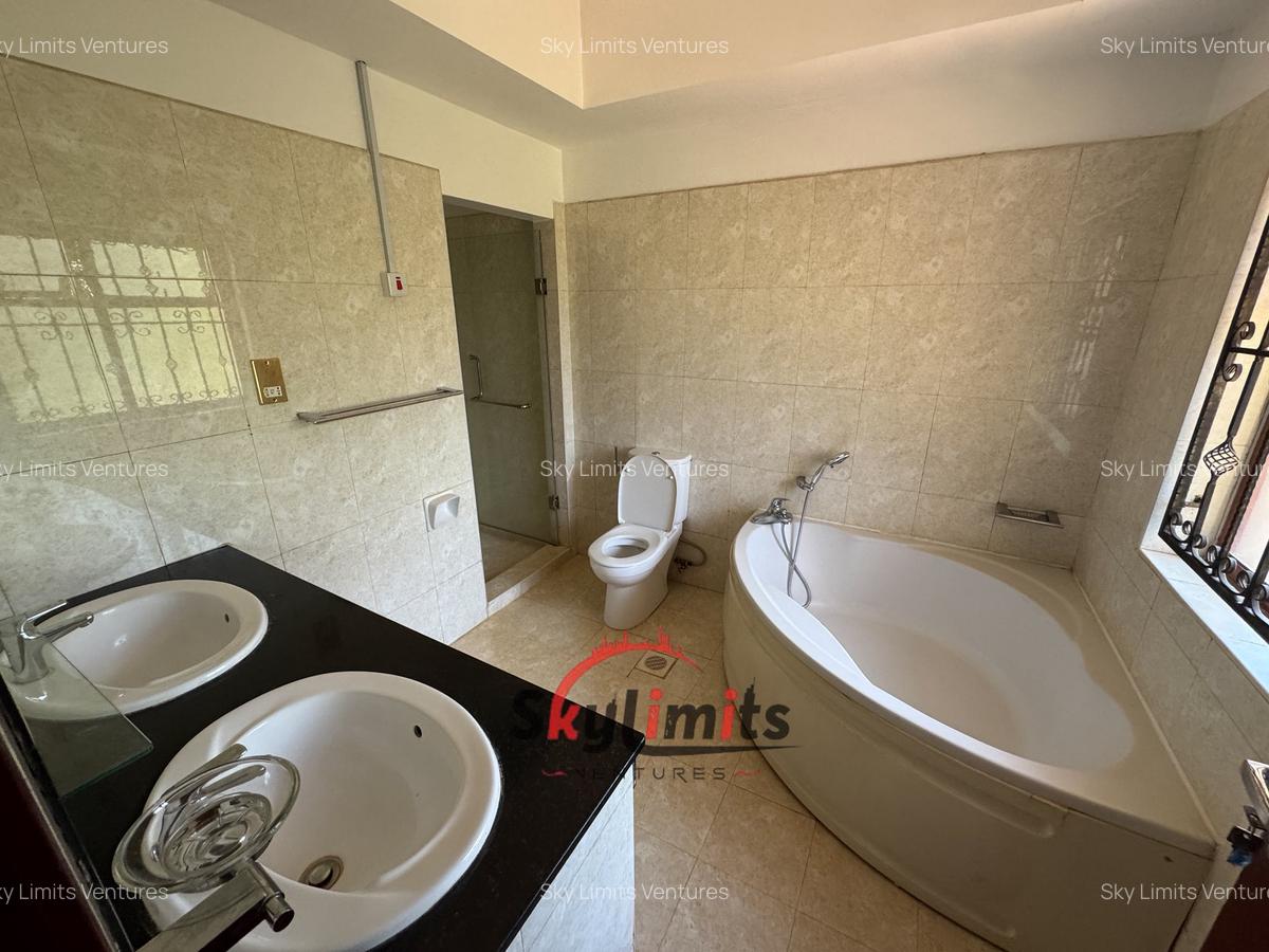 5 Bed Villa with En Suite in Runda - 17