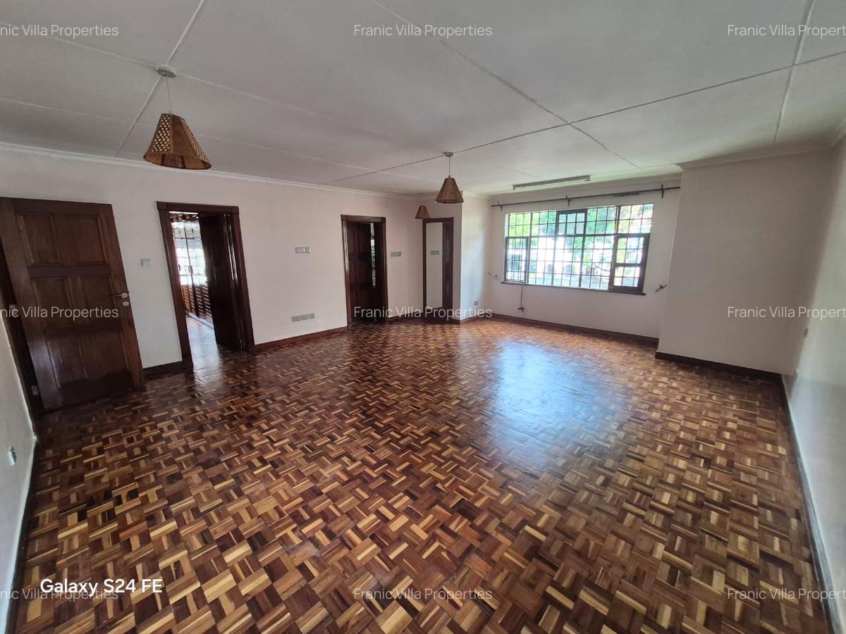 4 Bed Villa with En Suite at Westlands - 14