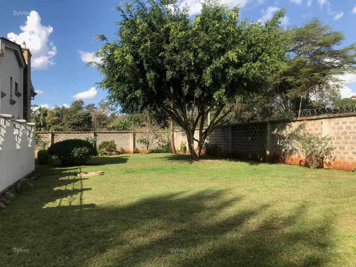 5 Bed Villa with En Suite in Runda - 18