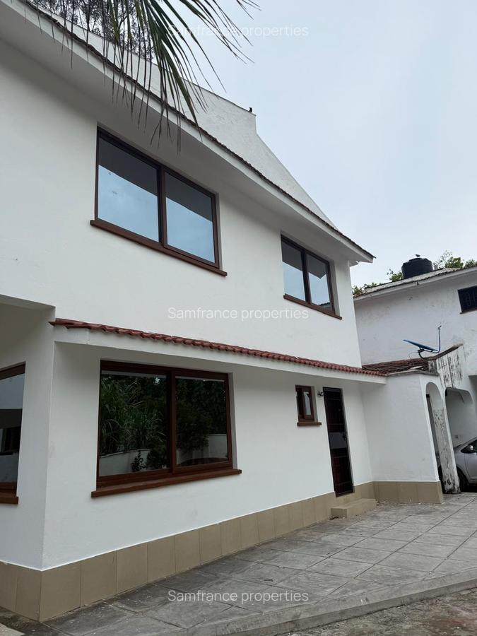 5 Bed Townhouse with En Suite at Greenwood - 2