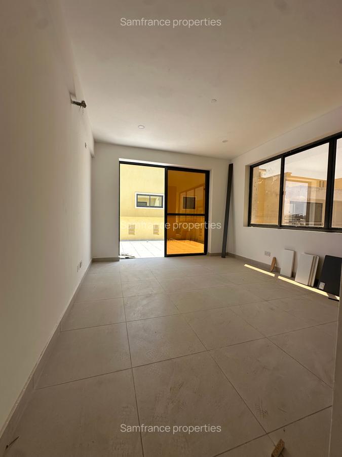 Serviced 1 Bed Apartment with En Suite at 1St Avanue - 8