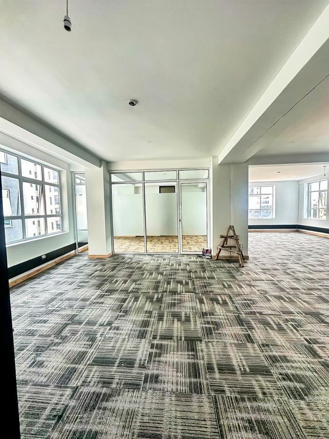 1,229 ft² Office with Service Charge Included in Westlands Area - 4
