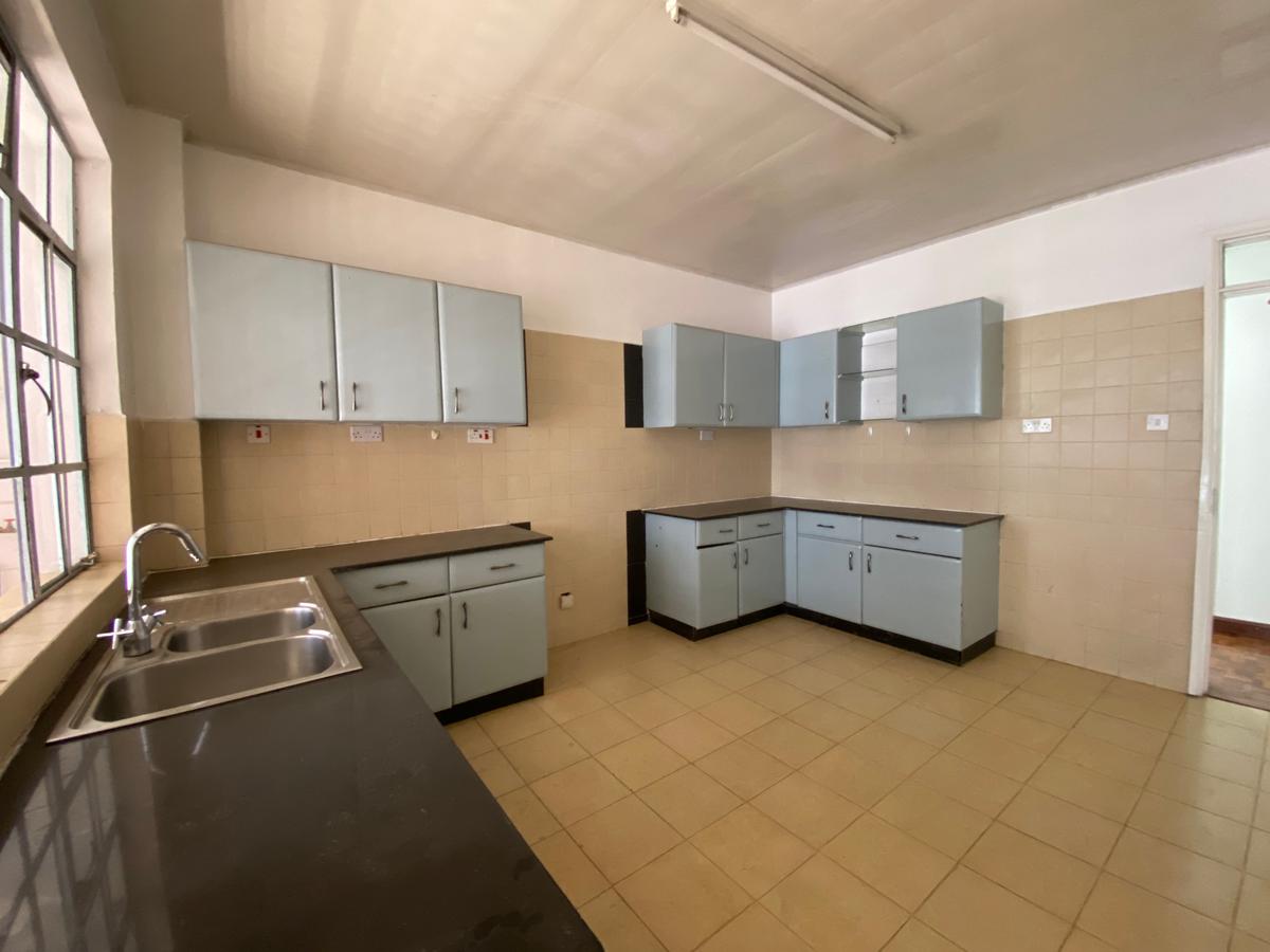 3 Bed Apartment with En Suite at Kilimani - 5